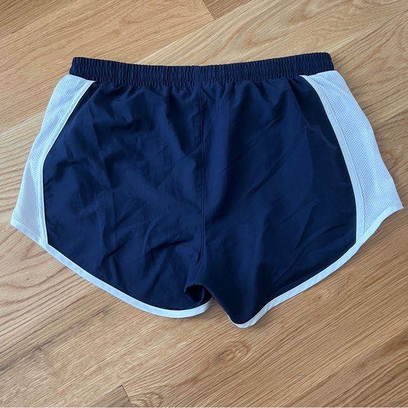 Under Armour Athletic Shorts - Picture 2 of 3